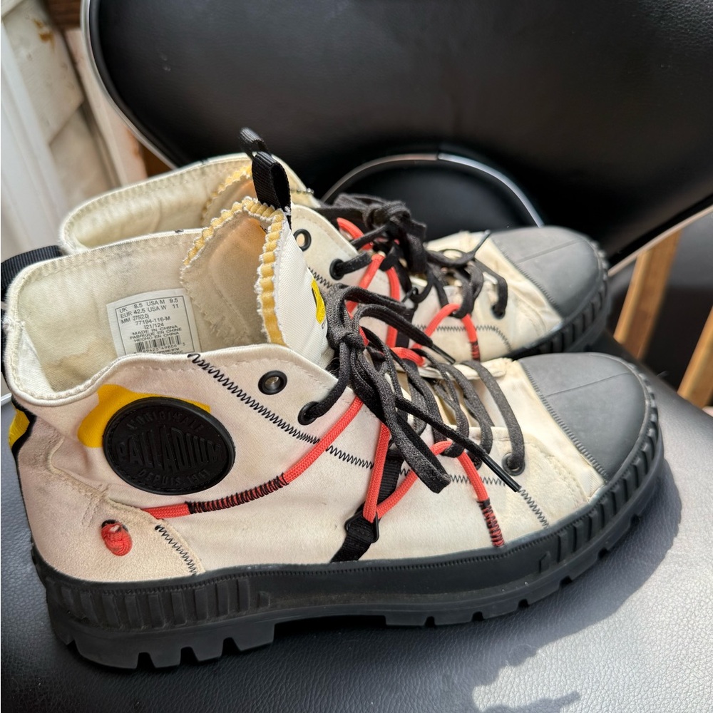 Kids High-Top Sneakers - White and Black - Picture 6 of 10
